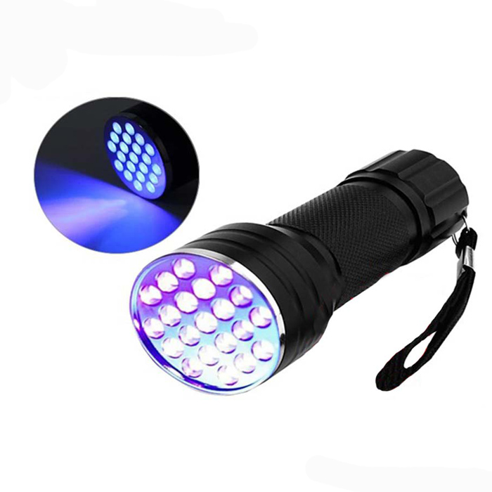 چراغ قوه یو وی